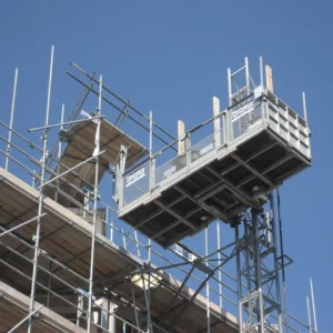 Bouwlift 2000 kg 400 volt