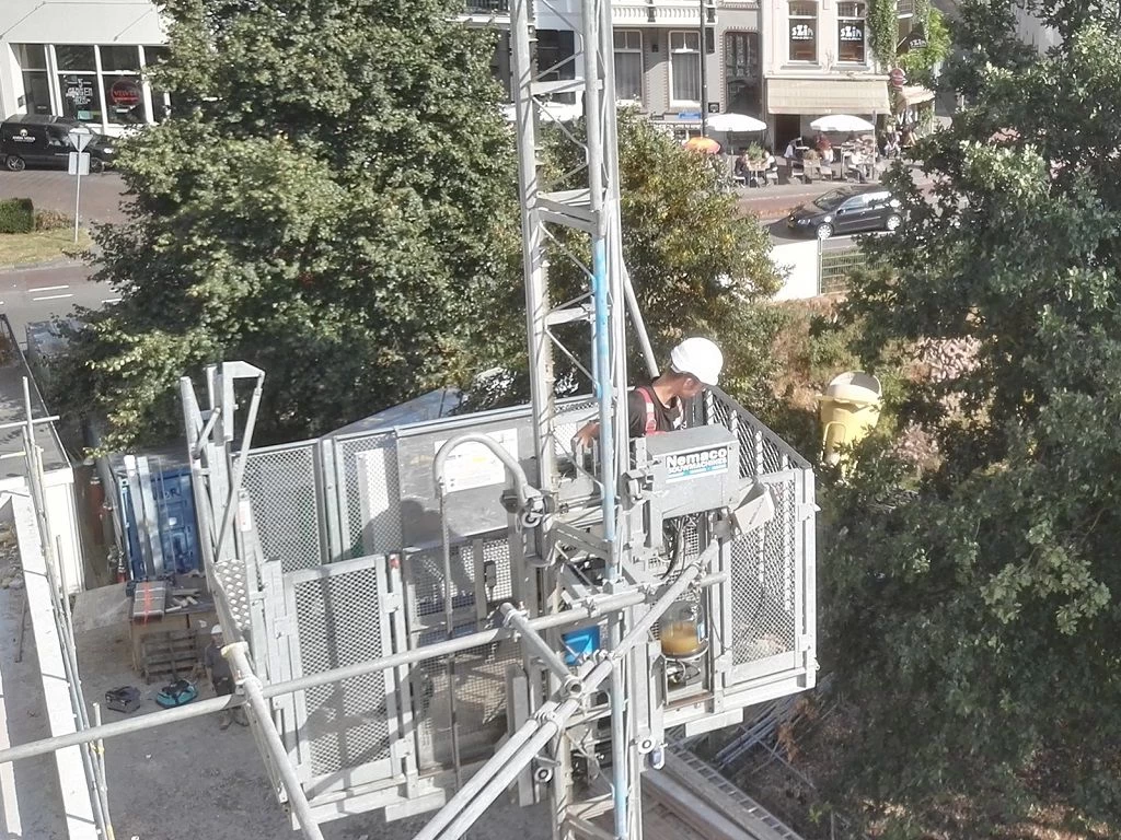 Bouwlift AT95 ESU De Jong 400 volt