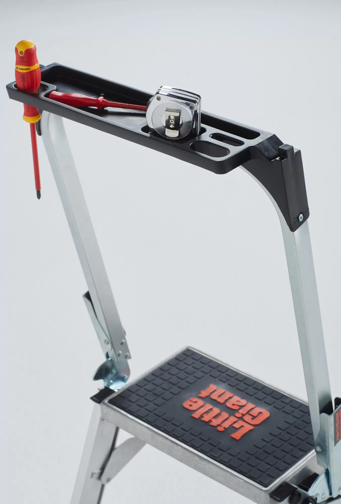 Trap Altrex Safety Step | Nemaco Bouwmachines